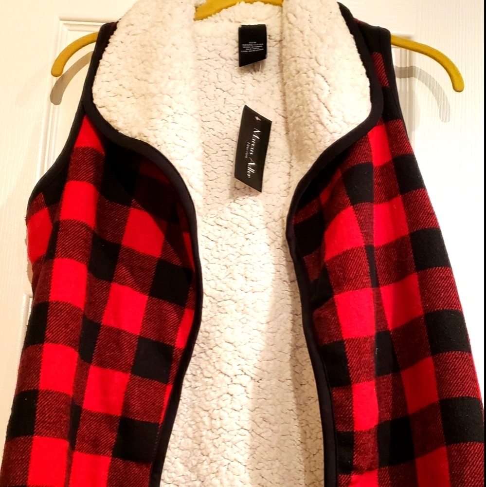 NWT Marcus Alder Buffalo Plaid Vest Jack
